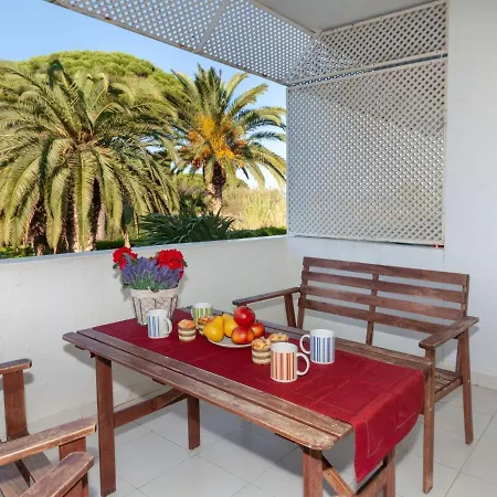 Apartment Green Club I